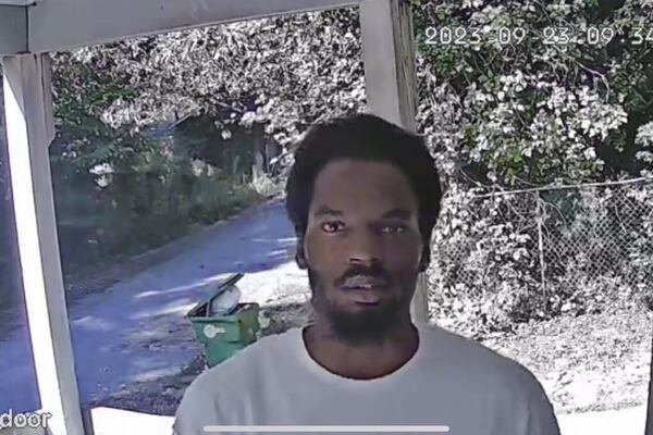 VIDEO: Atlanta police looking for “singing” burglary suspect seen in surveillance footage