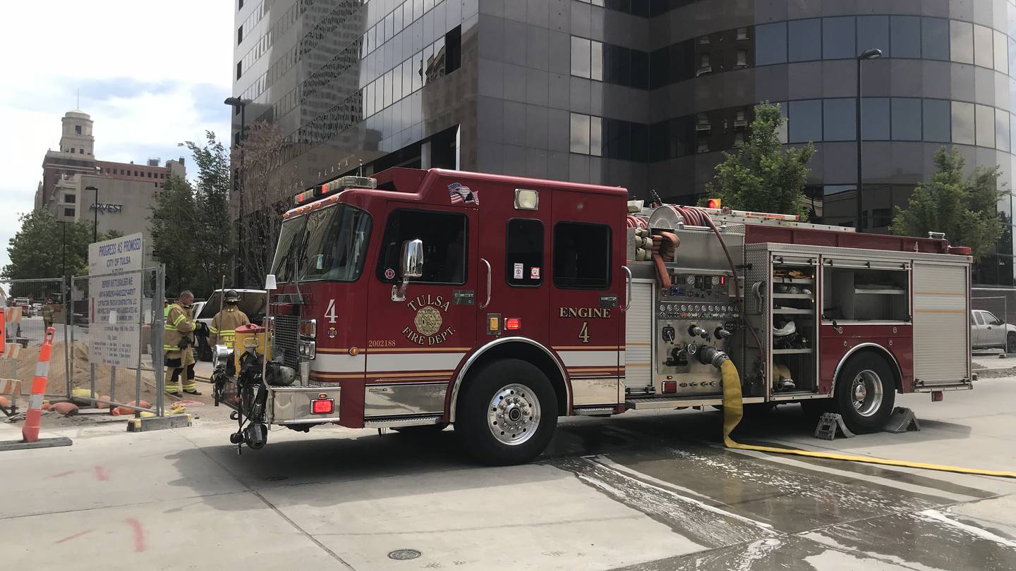 Gas line break prompts downtown evacuation 102.3 KRMG