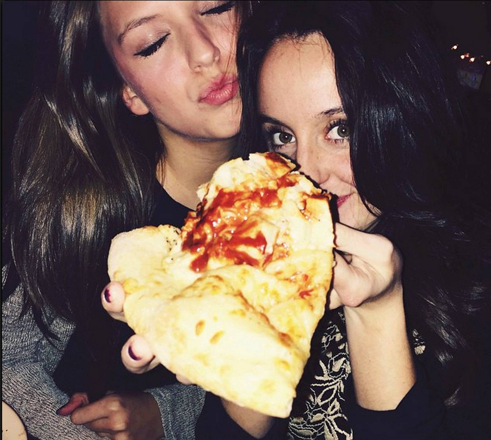 Latest Instagram Craze Hot Girls Eating Pizza 1023 Krmg 