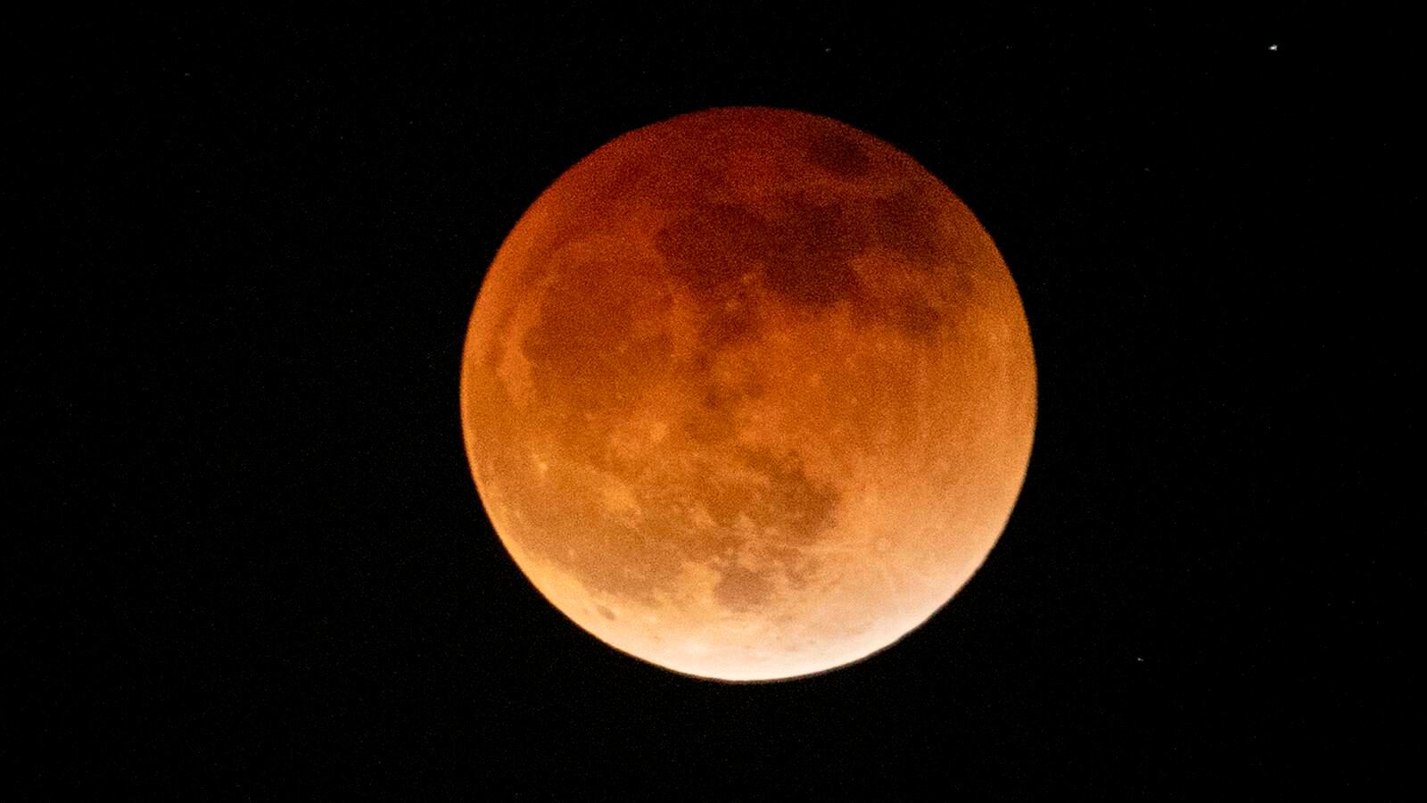 Lunar eclipse 2022: 10 stunning photos of May’s ‘super flower blood ...
