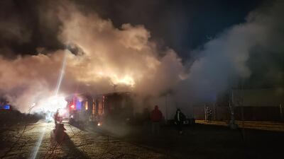 Fire crews battle west Tulsa mobile home fire