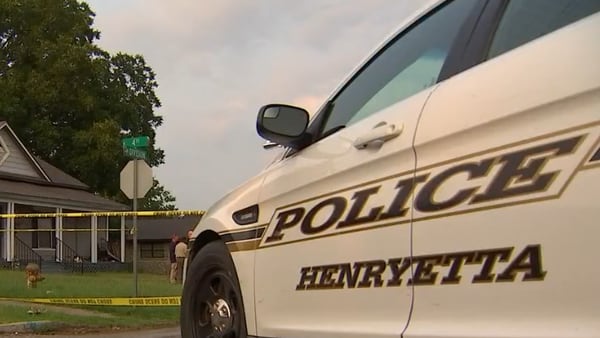 2 dead after stabbing at suspected drug house in Henryetta